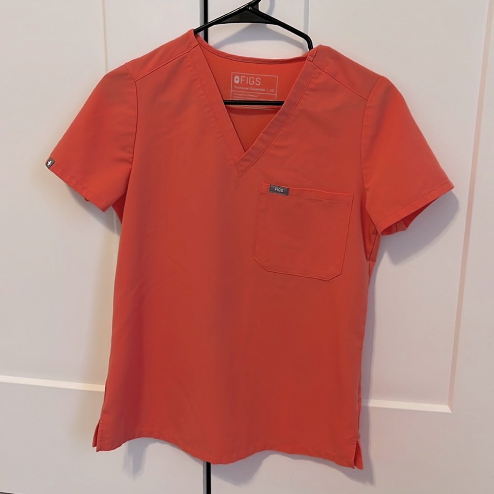 FIGS SCRUBS neon pink XS with jogger pants